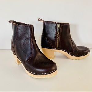 Scandic Edith zipper clog boot in brown leather